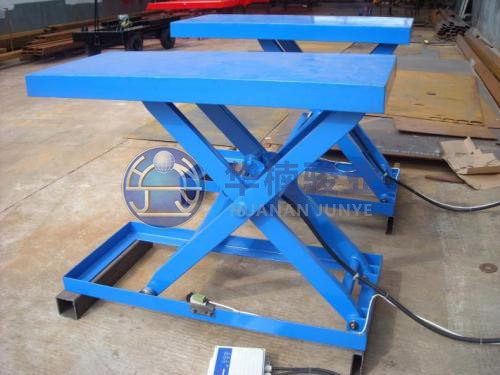 如何选购电动液压升降平台？